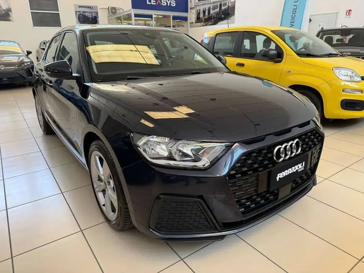 Usata Audi A1 Sportback Ambiente 110 CV (80 kW) 2020 Blu Utilitaria
