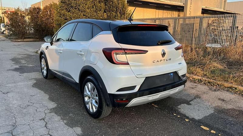Usata Renault Captur Intens 160 CV (117 kW) 2022 Bianco SUV