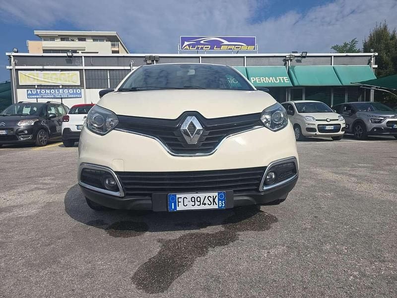 Usata Renault Captur Iconic 110 CV (80 kW) 2016 Beige SUV