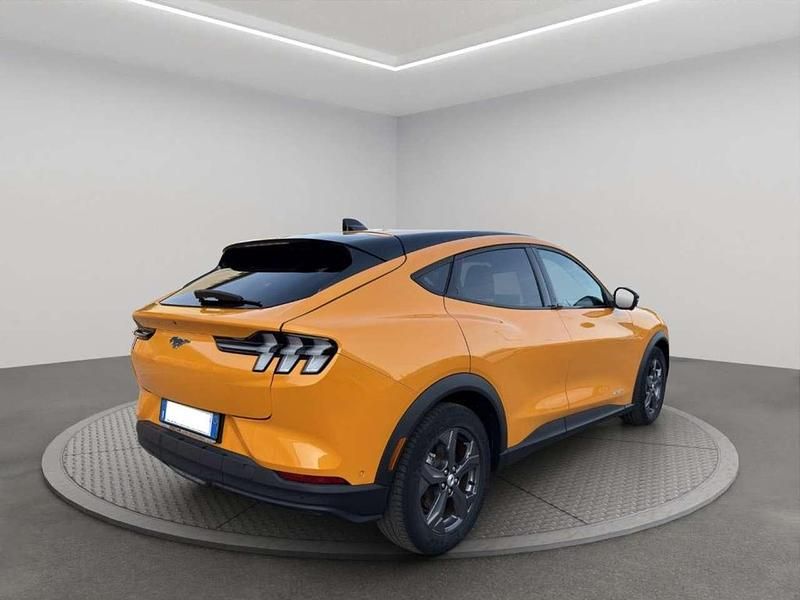 Usata Ford Mustang Mach-E Standard Range 197 kW (269 CV) 2023 Orange pastello SUV