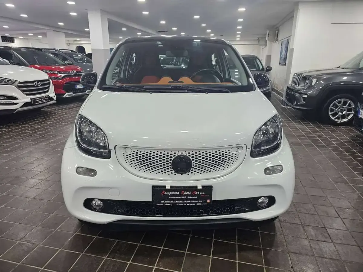 Usata Smart ForFour Passion 69 CV (50 kW) 2016 Alpine white metallizzato Utilitaria