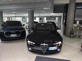 Nero Usata 2008 Alfa Romeo 159 Distinctive Tre volumi | 5900 € (Molto cara) - Immagine 1/4