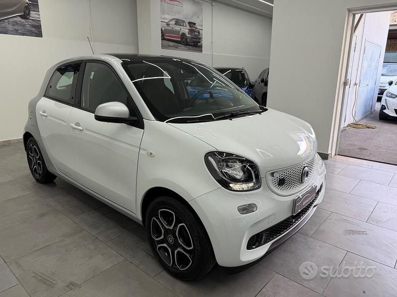 Usata Smart ForFour Electric Drive Passion 40 kW (55 CV) 2019 Bianco Berlina