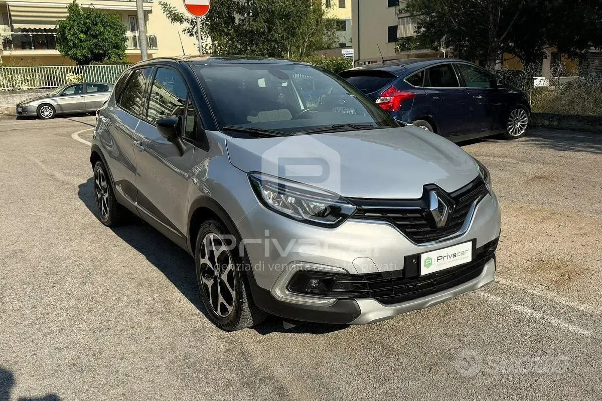 Usata Renault Captur 90 CV (66 kW) 2019 Grigio SUV