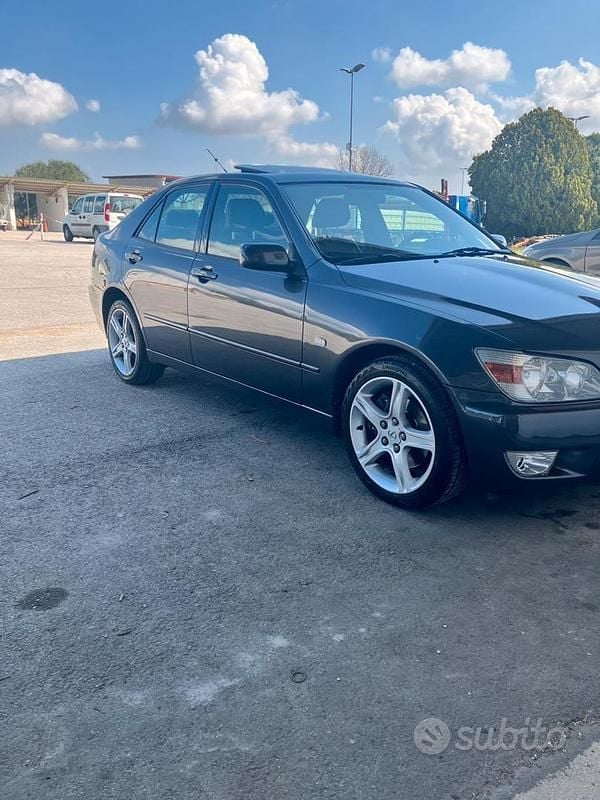 Usata Lexus IS200 2000 Berlina