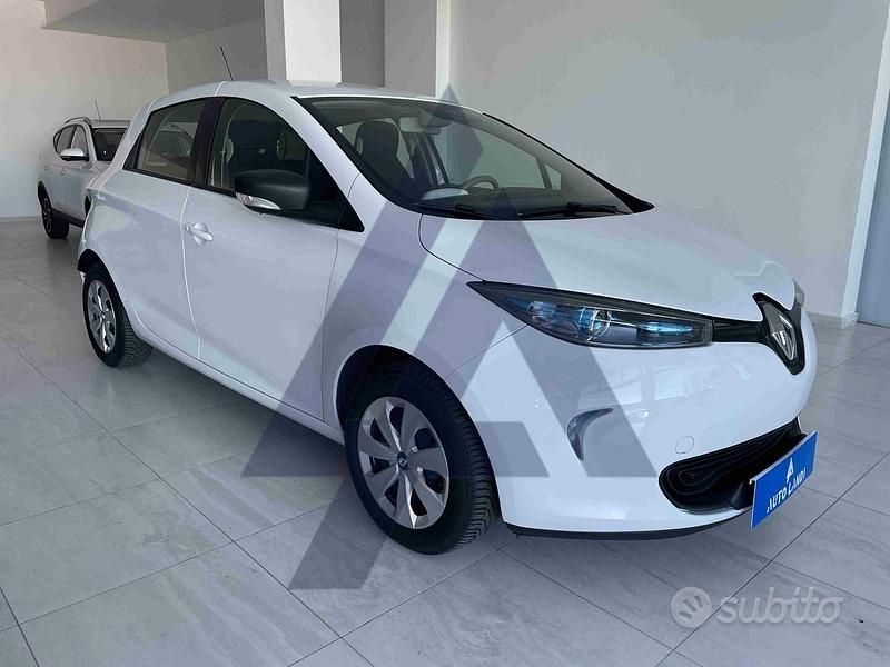 Usata Renault Zoe Life 67 kW (92 CV) 2018 Bianco Utilitaria