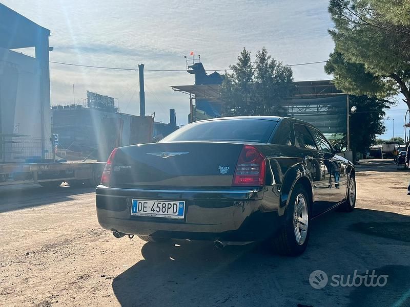 Usata Chrysler 300C 218 CV (160 kW) 2006 Nero Berlina