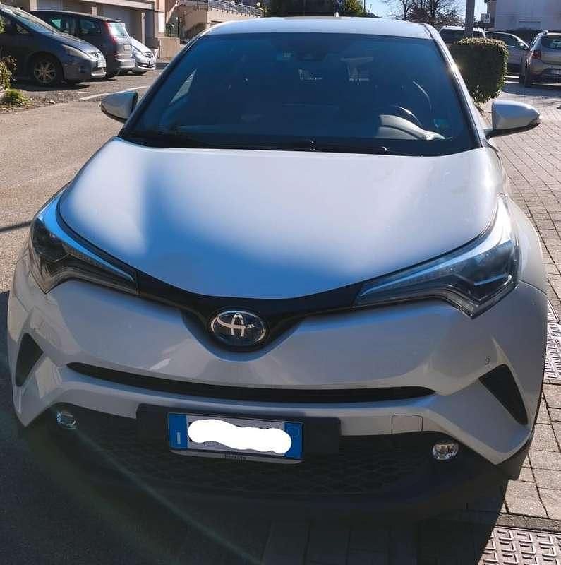 Usata Toyota C-HR Lounge 98 CV (72 kW) 2018 Bianco SUV