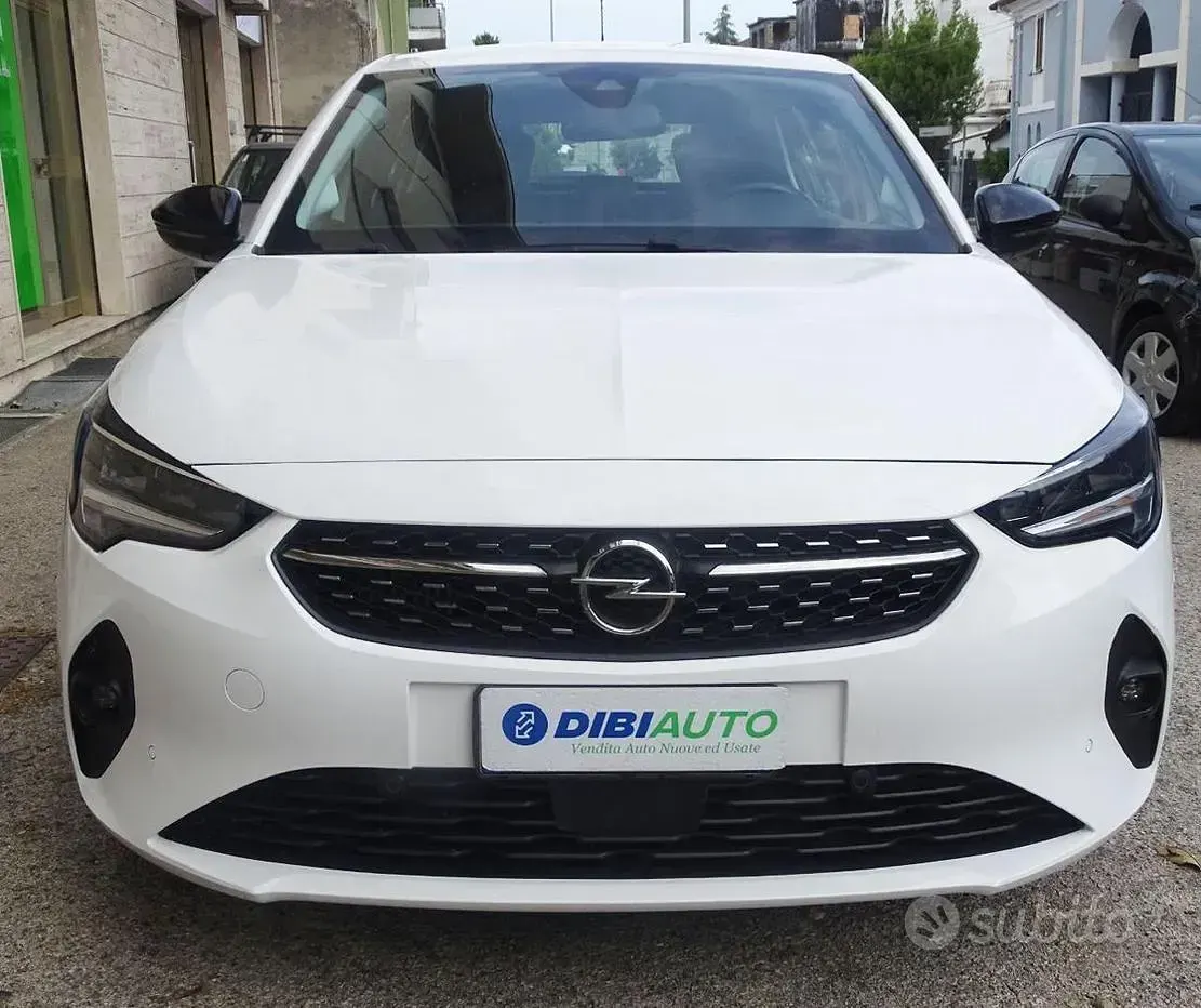 Usata Opel Corsa Elegance 101 CV (74 kW) 2022 Bianco Utilitaria