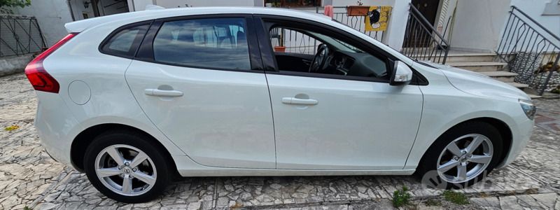 Occasion Volvo V40 120 ch (88 kW) 2018 Blanc Break
