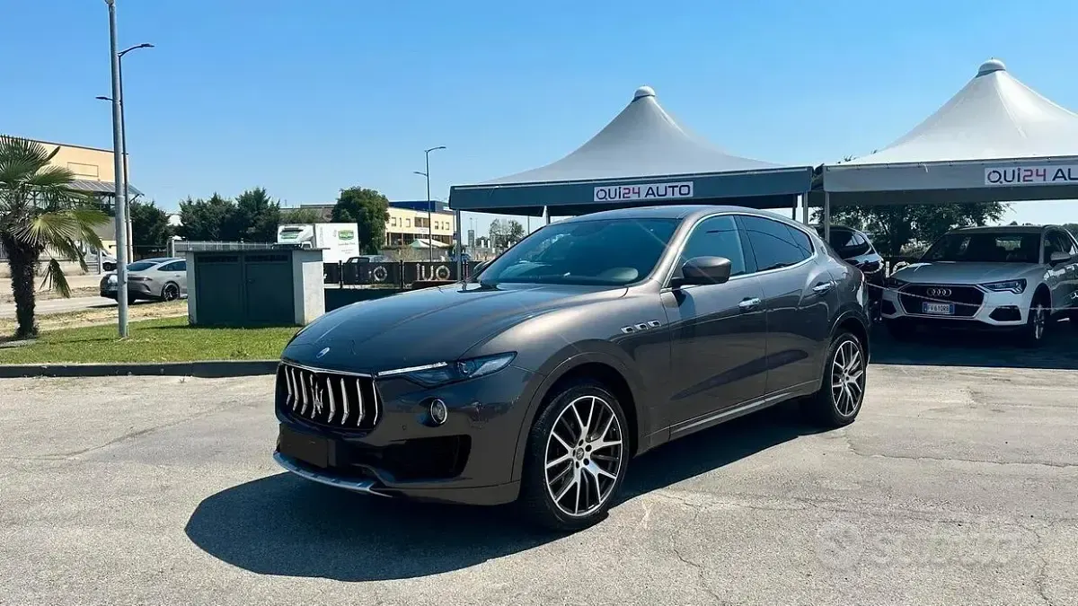 Usata Maserati Levante 275 CV (202 kW) 2017 Grigio SUV