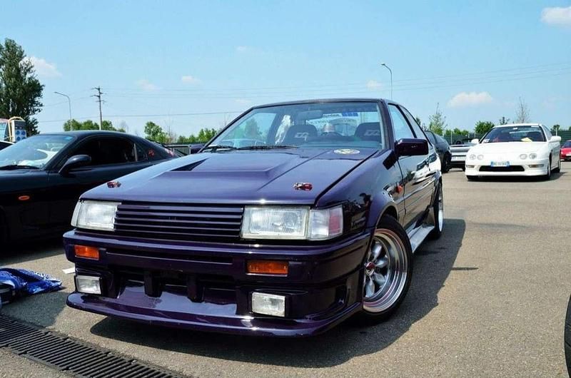 Usata Toyota Corolla 125 CV (91 kW) 1985 Lilla