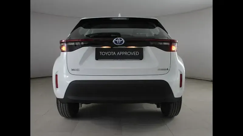 Usata Toyota Yaris Cross Active 116 CV (85 kW) 2022 Bianco SUV