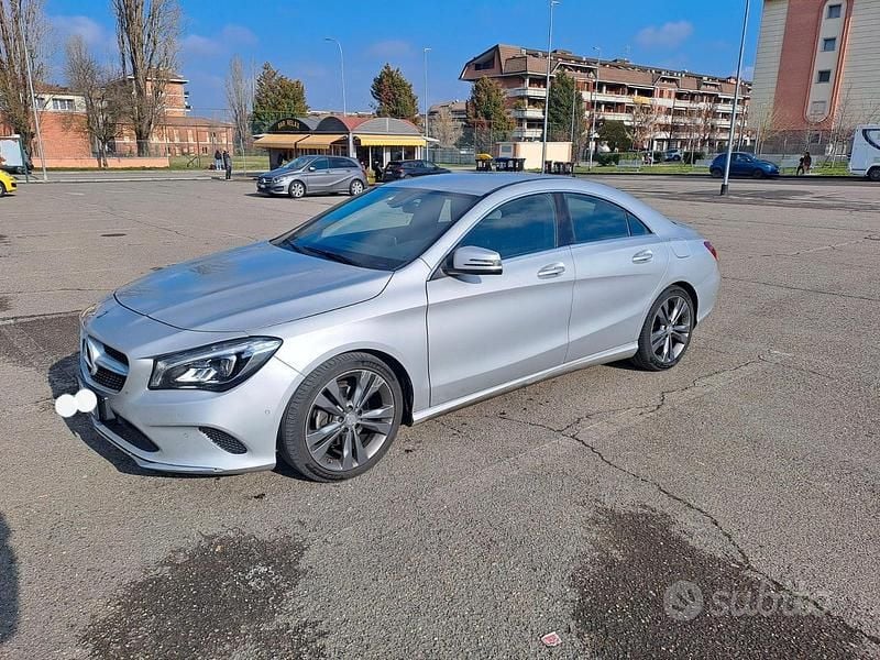 Usata Mercedes CLA180 122 CV (89 kW) 2016 Grigio Berlina