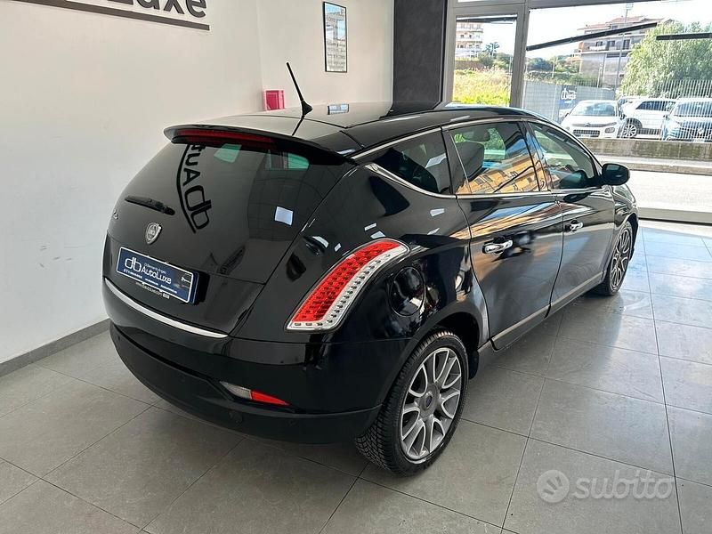 Usata Lancia Delta 120 CV (88 kW) 2009 Nero Utilitaria