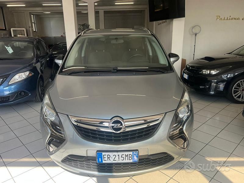 Usata Opel Zafira Tourer Cosmo 131 CV (96 kW) 2012 Grigio Monovolume