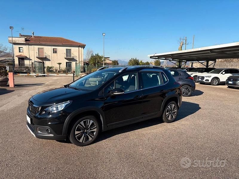 Usata Peugeot 2008 Allure 120 CV (88 kW) 2019 Nero SUV