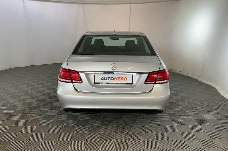Begagnad Mercedes E200 Business 135 HK (99 kW) 2016 Silver Sedan