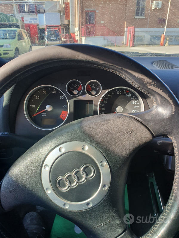 Usato 2000 Audi TT 1.8 Benzin 225 CV (12.500 €)