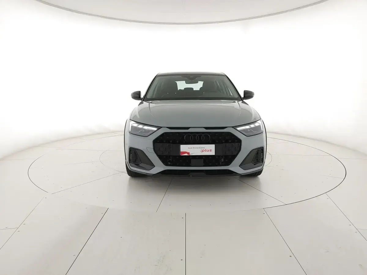 Usata Audi A1 Design 110 CV (80 kW) 2023 Grigio freccia perla nero mito metallizz SUV