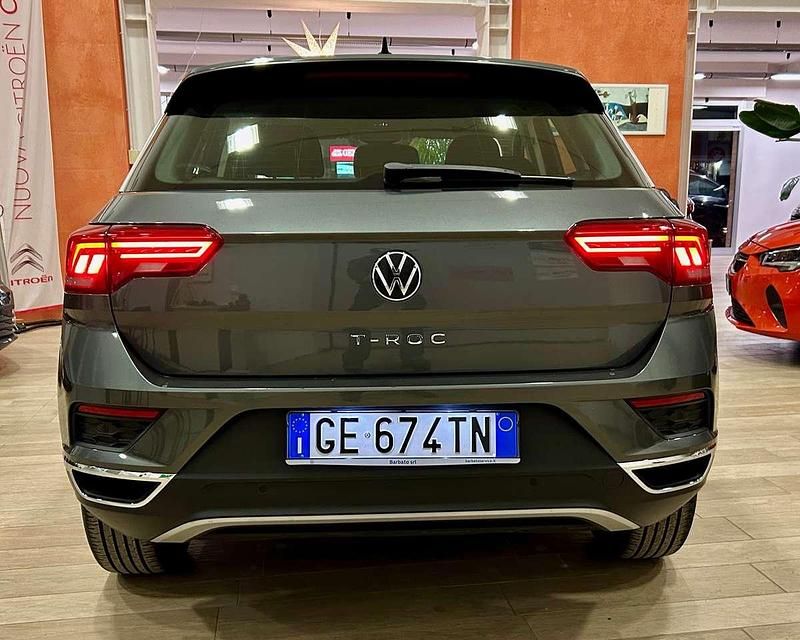 Usata VW T-Roc Business 116 CV (85 kW) 2021 Grigio SUV
