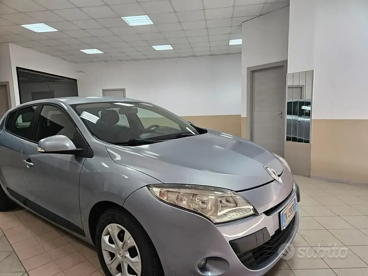 Usata Renault Mégane 90 CV (66 kW) 2009 Bluazzurro Berlina