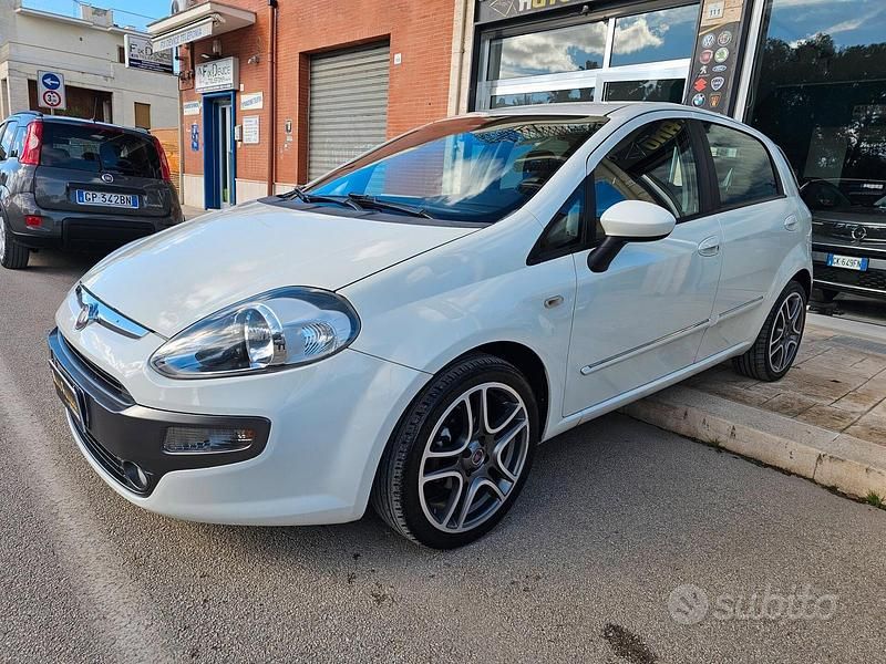 Usata Fiat Punto Evo Emotion 77 CV (56 kW) 2010 Bianco Utilitaria
