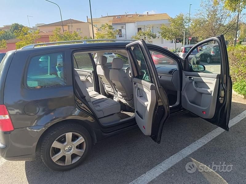 Usata VW Touran 2005 Nero Monovolume
