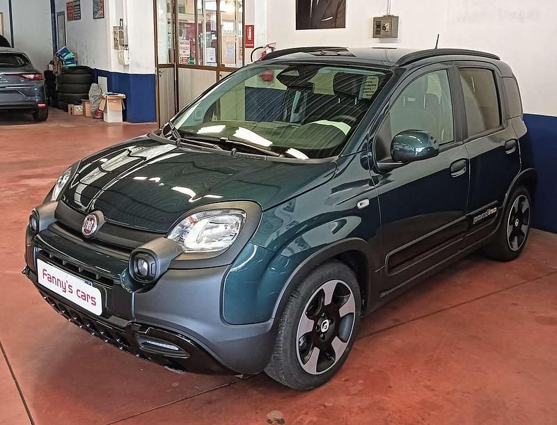 Usata Fiat Panda Cross Cross 69 CV (50 kW) 2025 Verde foresta metallizzato Utilitaria