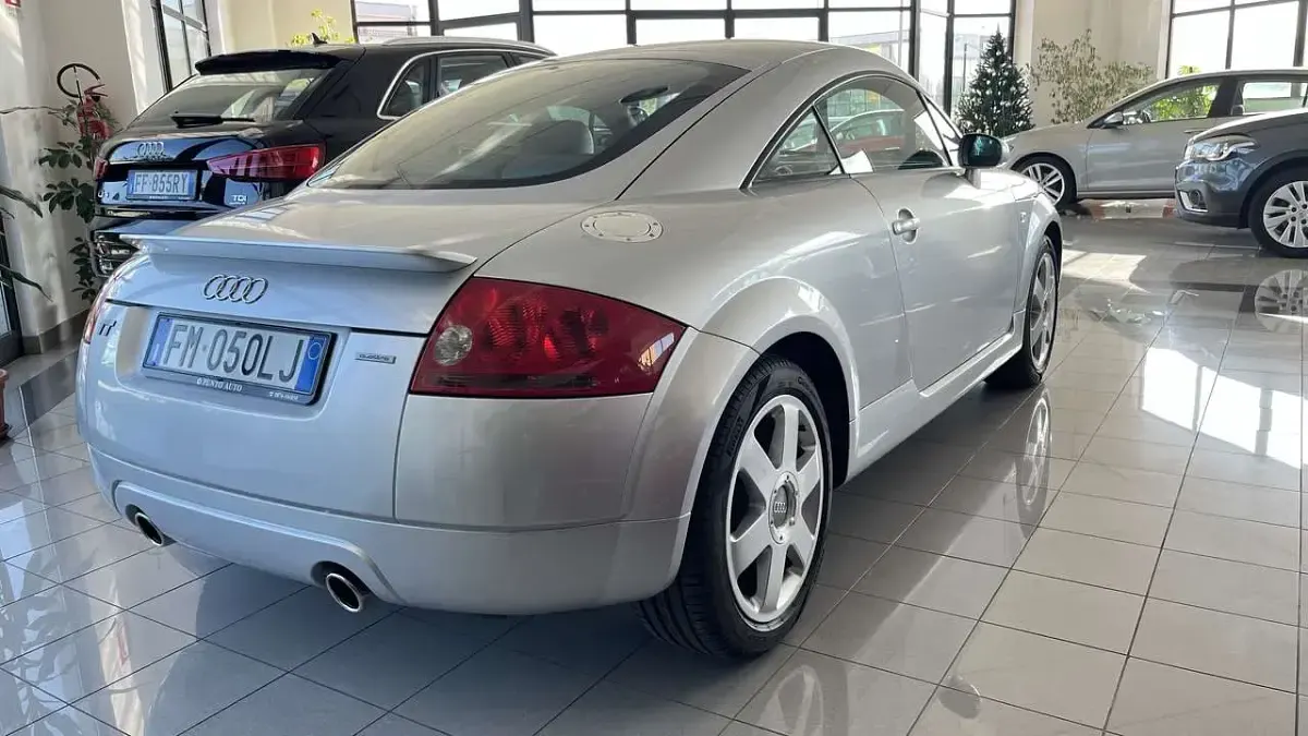 Usata Audi TT Ambiente 224 CV (164 kW) 2001 Argento Coupé