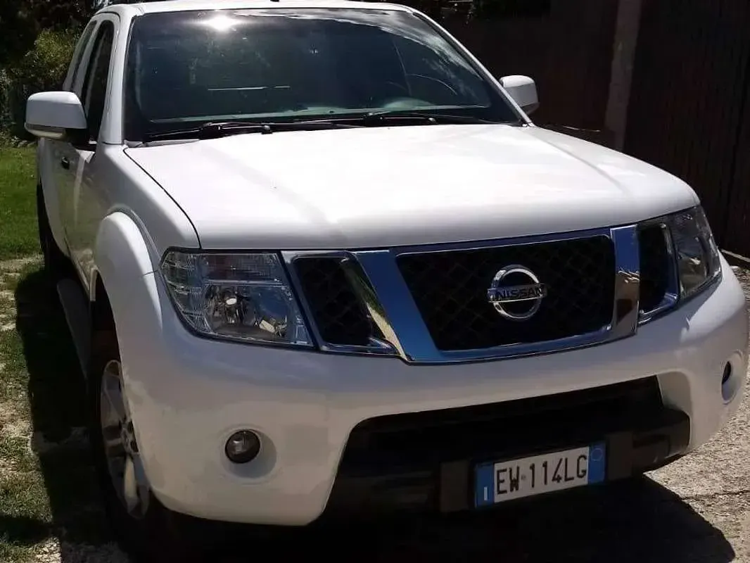 Usata Nissan Navara 190 CV (139 kW) 2015 Bianco Pick-up