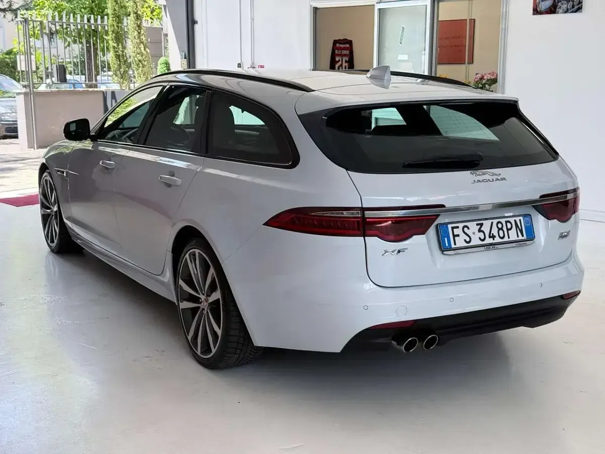 Usata Jaguar XF Sportbrake R-Sport 179 CV (131 kW) 2018 Bianco Station wagon
