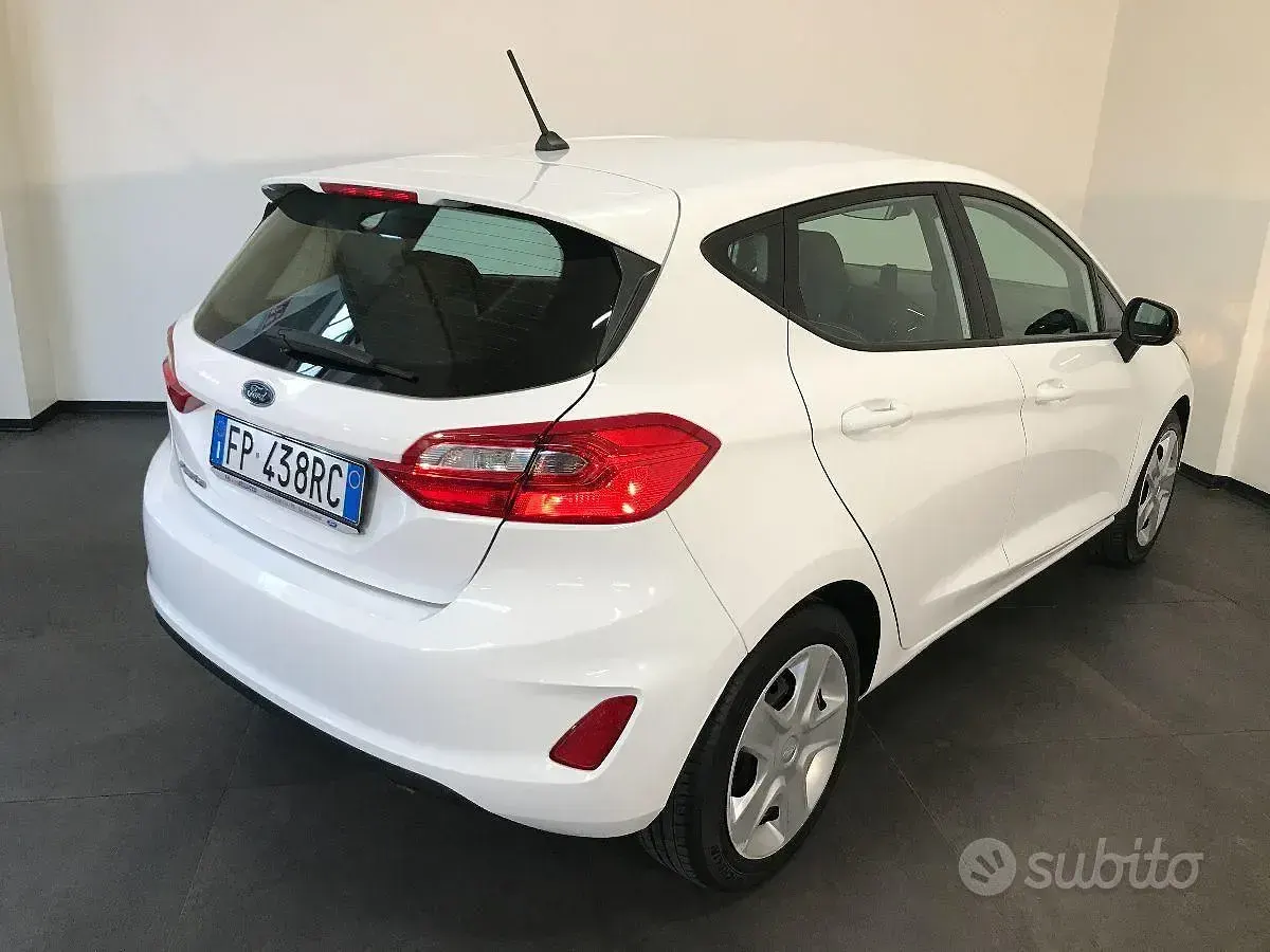 Second-hand Ford Fiesta Titanium 87 CP (63 kW) 2018 Alb Hatchback
