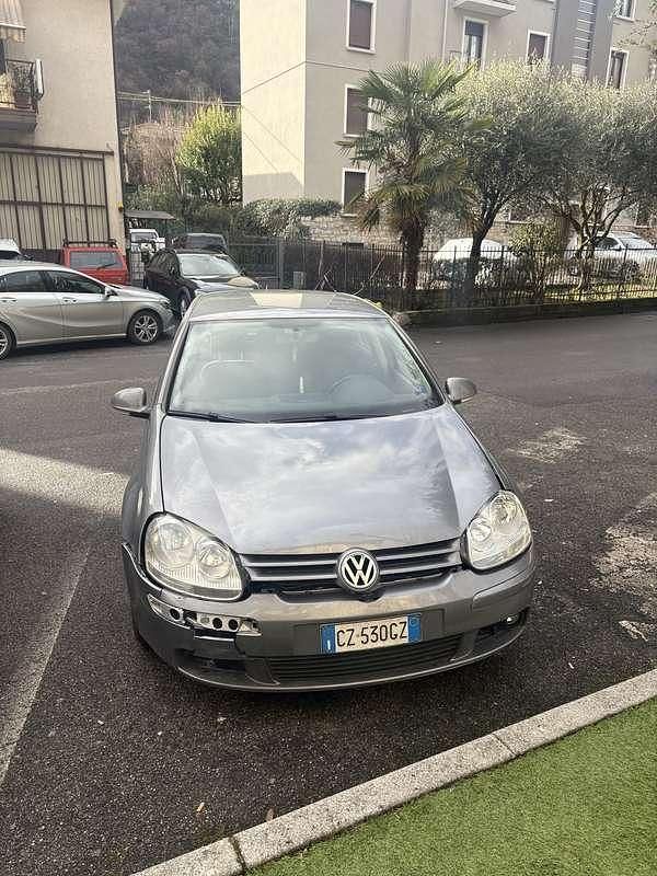 Usata VW Golf IV 101 CV (74 kW) 2005 Berlina