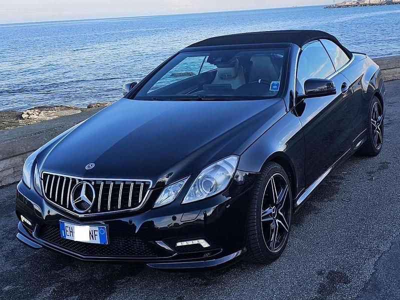 Usata Mercedes E250 Executive 204 CV (150 kW) 2011 Nero Cabrio