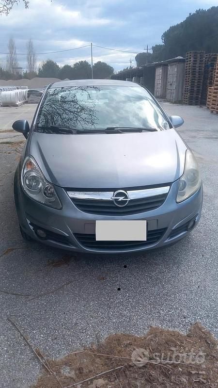 Usata Opel Corsa 80 CV (58 kW) 2010 Blu Utilitaria