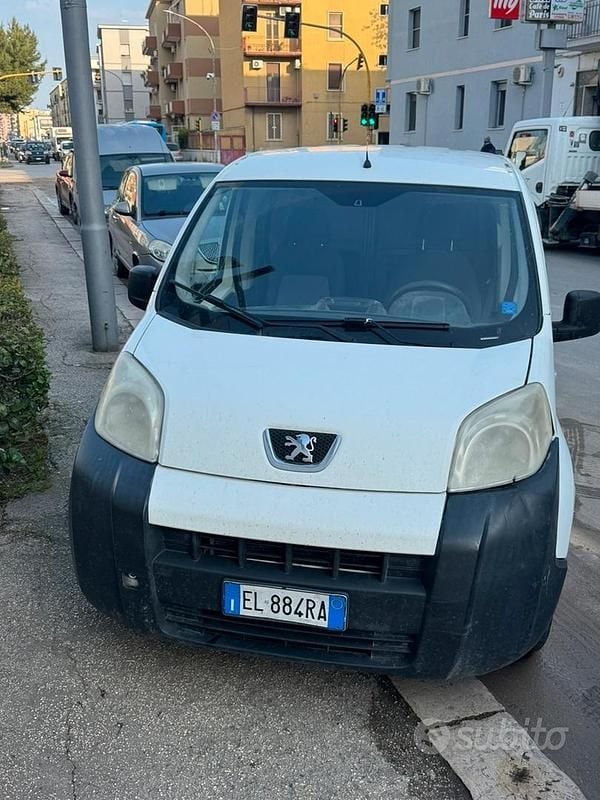 Usata Peugeot Bipper 75 CV (55 kW) 2012 Monovolume