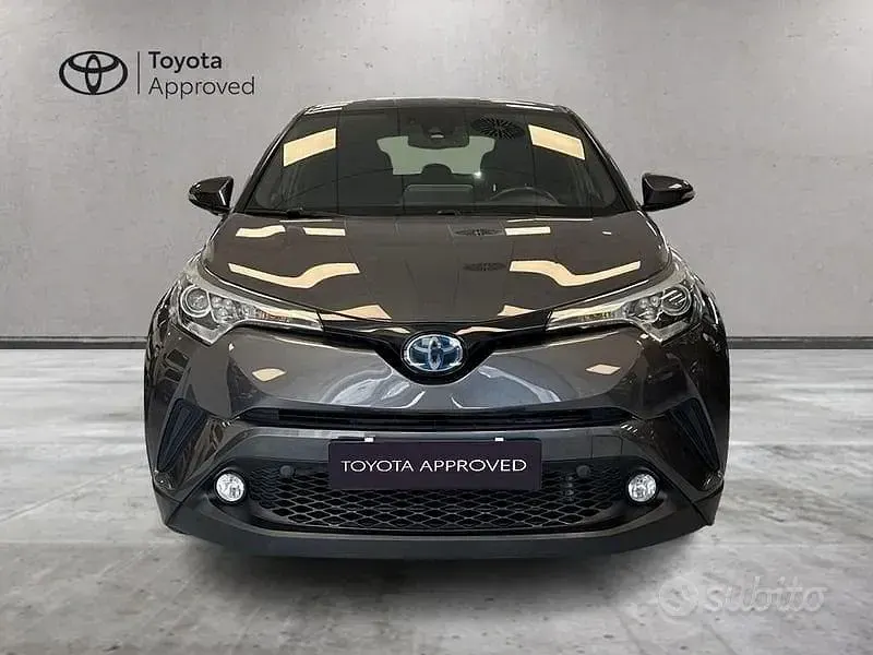 Begagnad Toyota C-HR Trend 122 HK (89 kW) 2019 Grå SUV