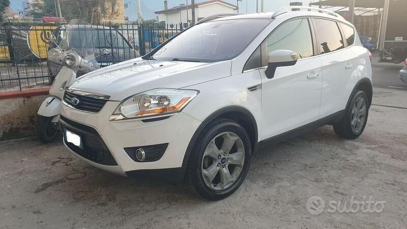 Bianco Usata 2011 Ford Kuga SUV | 5500 € (Buon prezzo) - Immagine 1/4