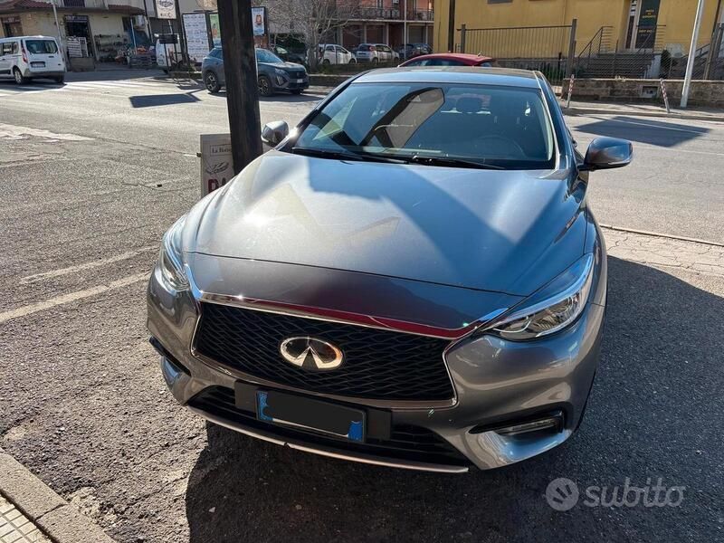 Usata 2016 Infiniti Q30 Due volumi | 9900 € (Ottimo prezzo) - Immagine 1/4