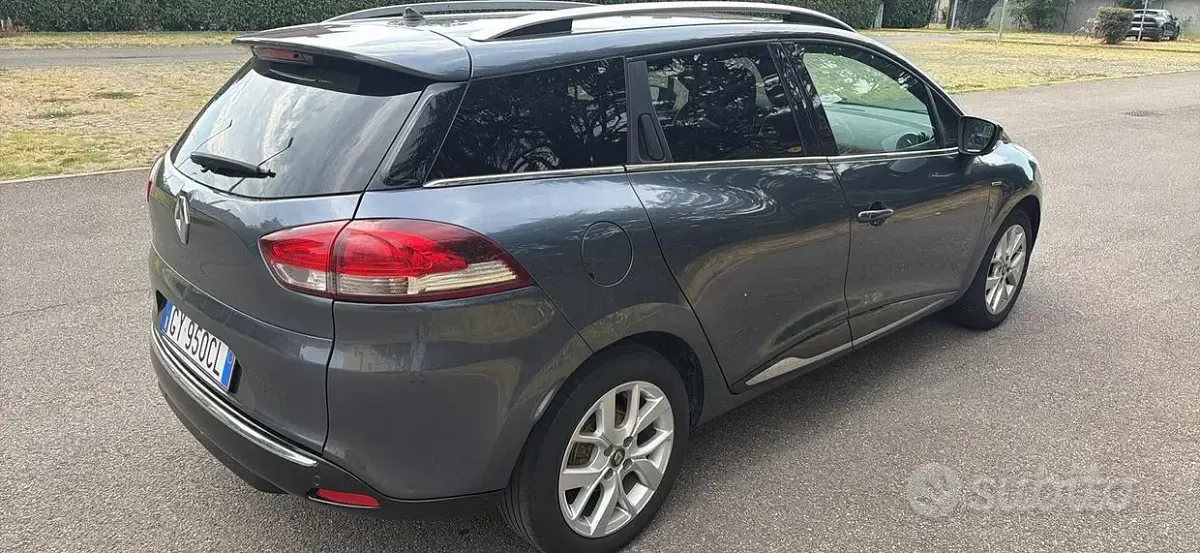 Usata Renault Clio Business 90 CV (66 kW) 2019 Grigio Station wagon