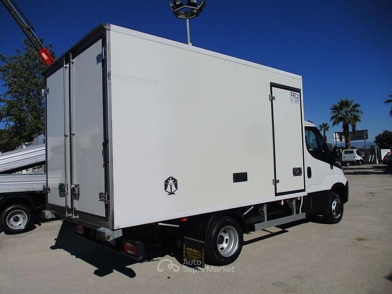 Usata Iveco Daily 150 CV (110 kW) 2018 Bianco