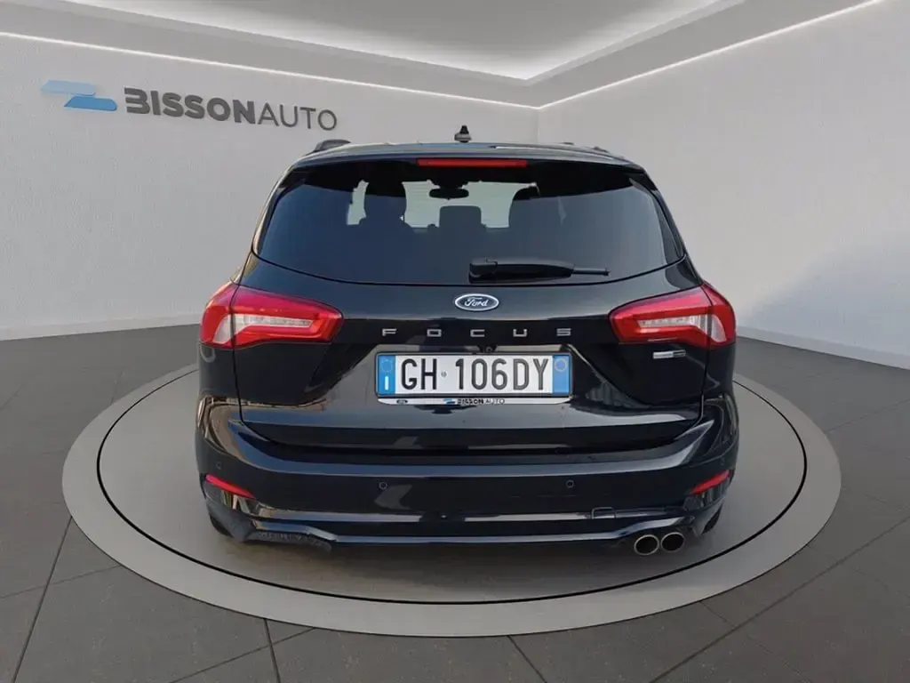 Usata Ford Focus ST-Line 125 CV (91 kW) 2022 Agate black Station wagon