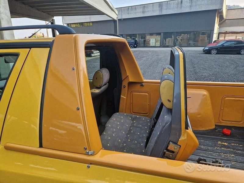 Usata Skoda Felicia Fun 75 CV (55 kW) 1998 Giallo Pick-up