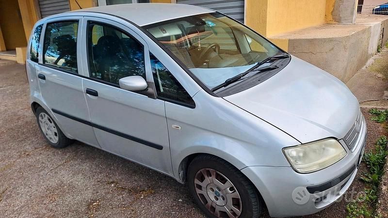 Usata Fiat Idea 70 CV (51 kW) 2007 Grigio Monovolume