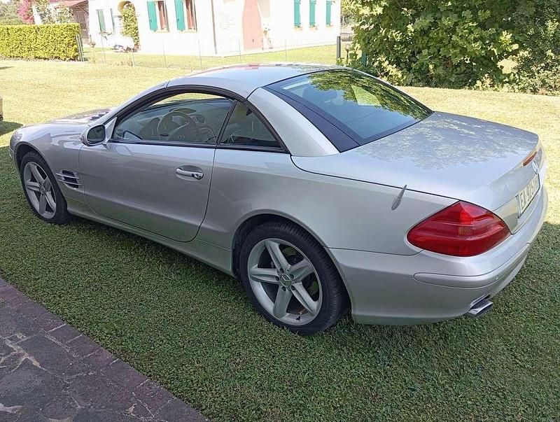 Usata Mercedes SL350 245 CV (180 kW) 2003 Grigio Cabrio