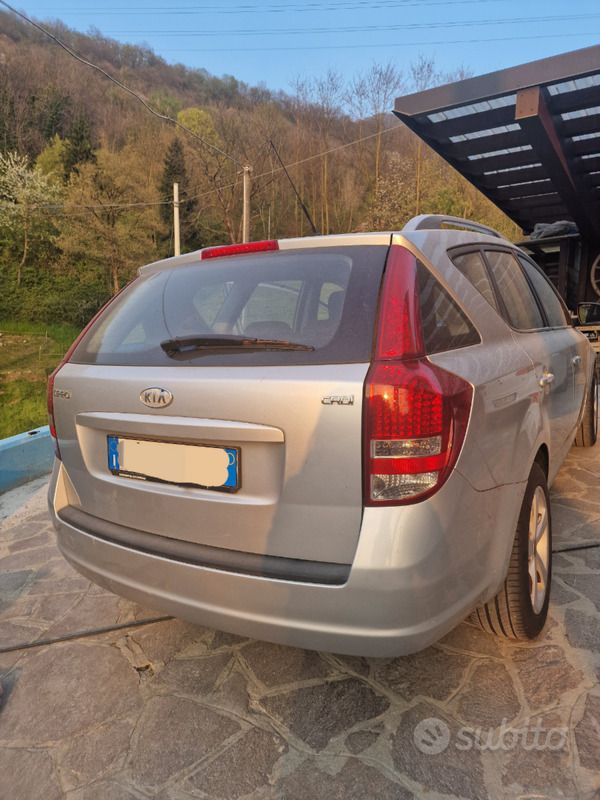 Usata Kia Ceed 90 CV (66 kW) 2010 Grigio Utilitaria