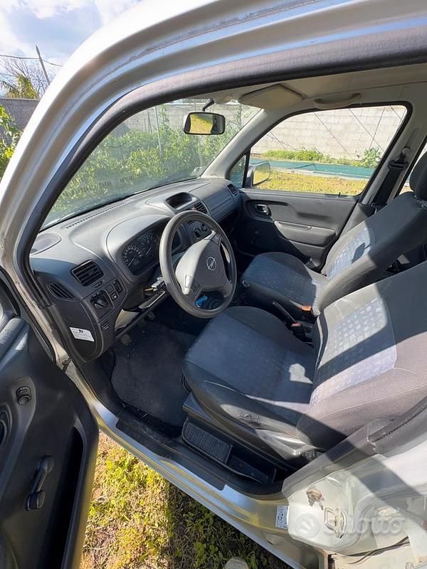 Usata Opel Agila 2004 Grigio Monovolume