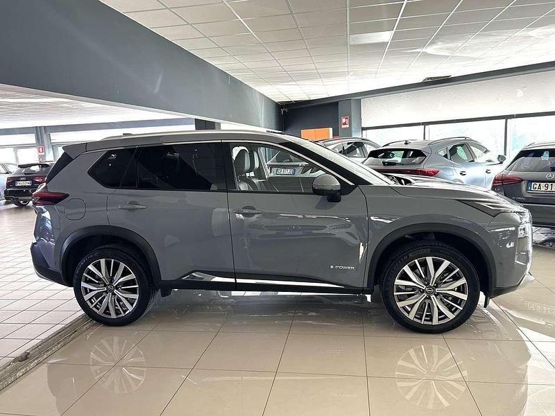 Nuova Nissan X-Trail Executive 204 CV (150 kW) 2025 Ceramic grey SUV