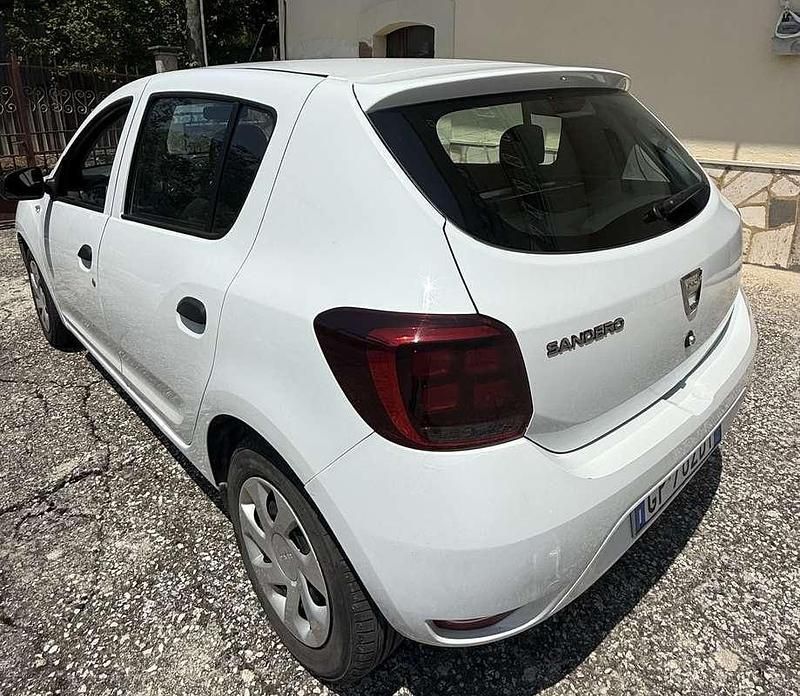 Usata 2020 Dacia Sandero Comfort Due volumi | 7000 € (Super prezzo) - Immagine 1/4